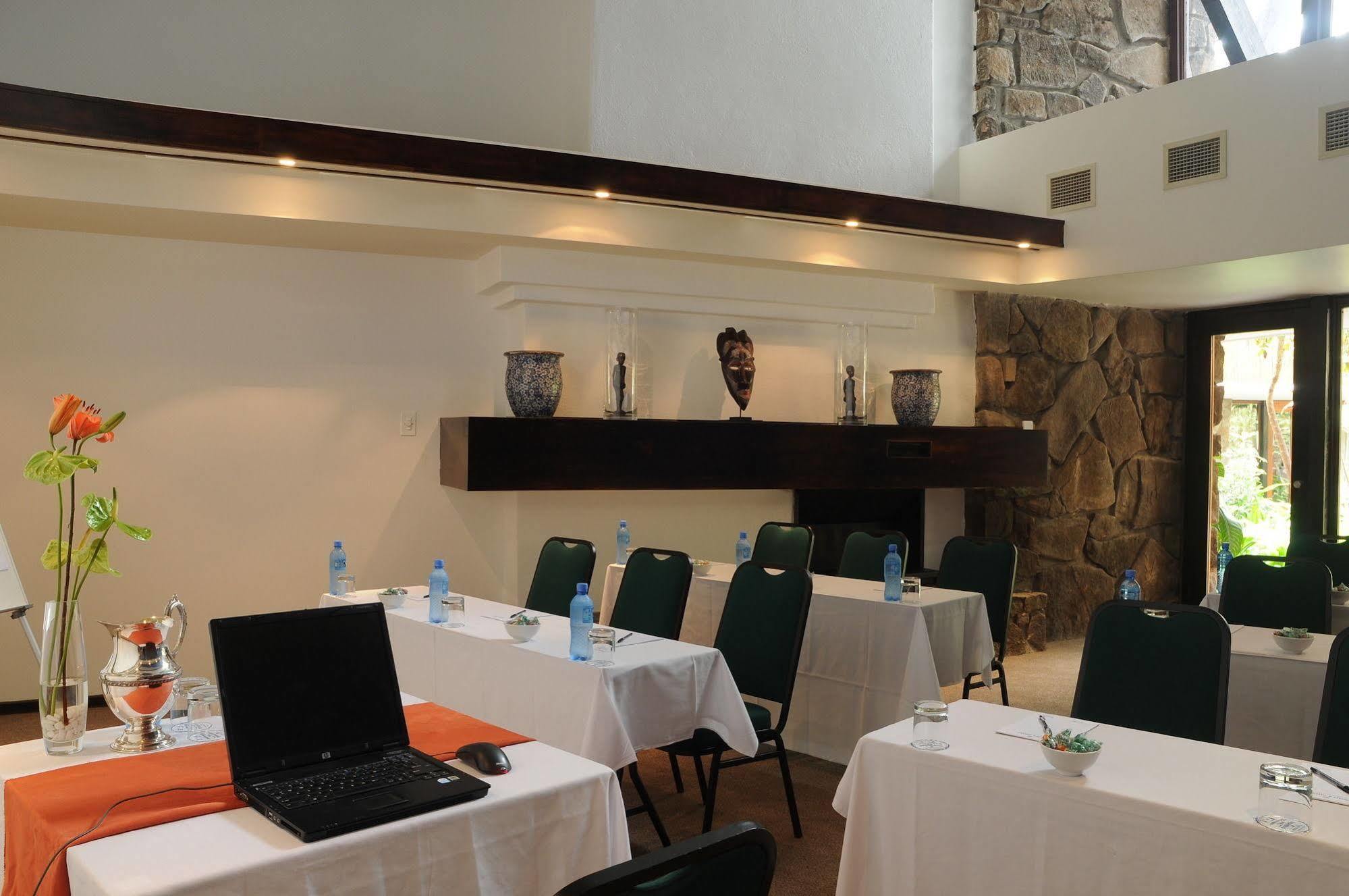 Protea Hotel Winkler White River Exterior foto