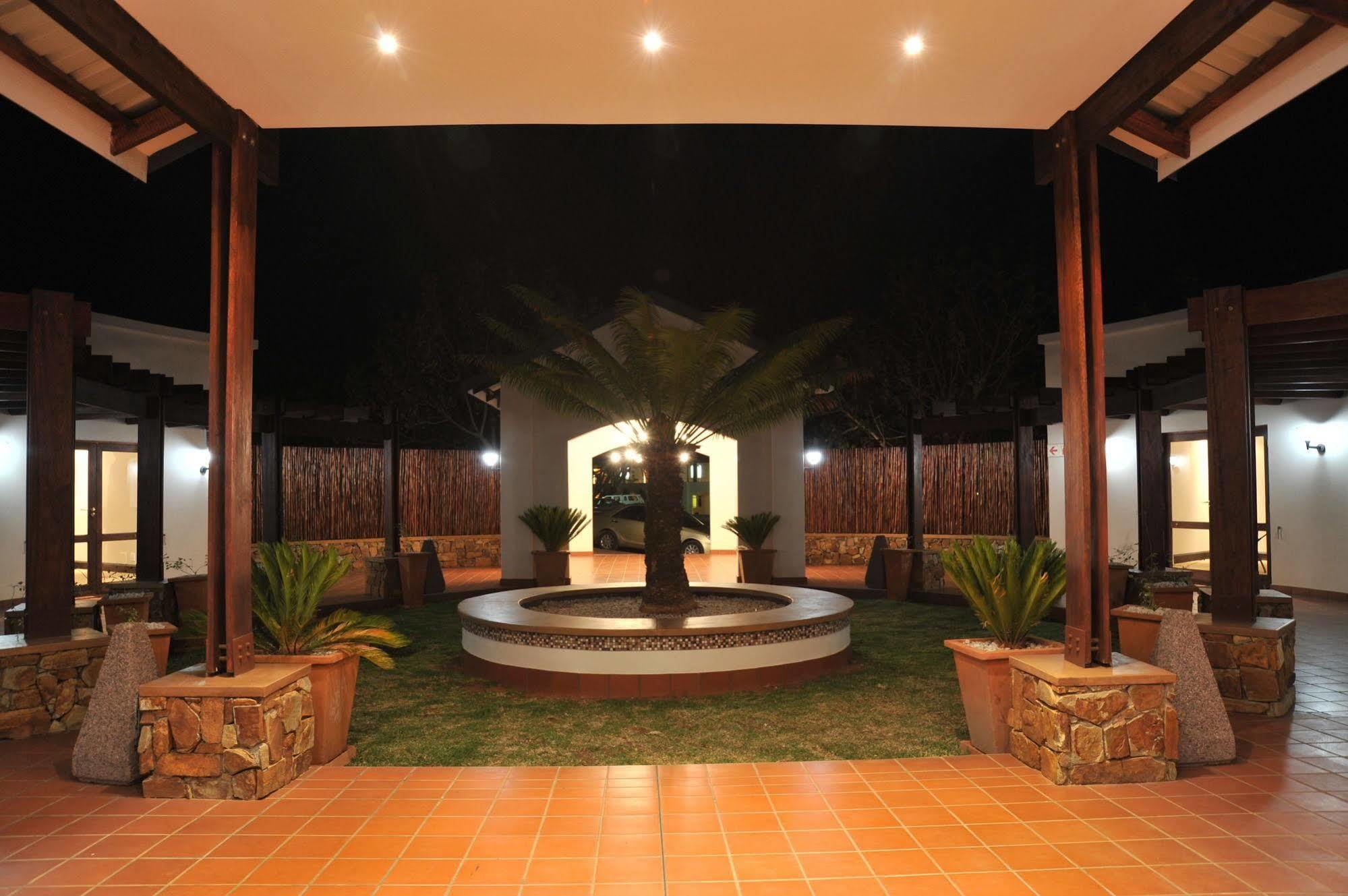 Protea Hotel Winkler White River Exterior foto